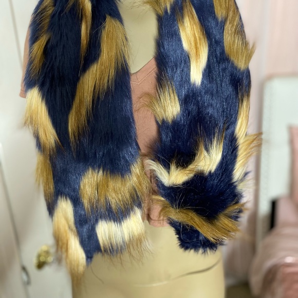 Heimish Scarf - Picture 4 of 6